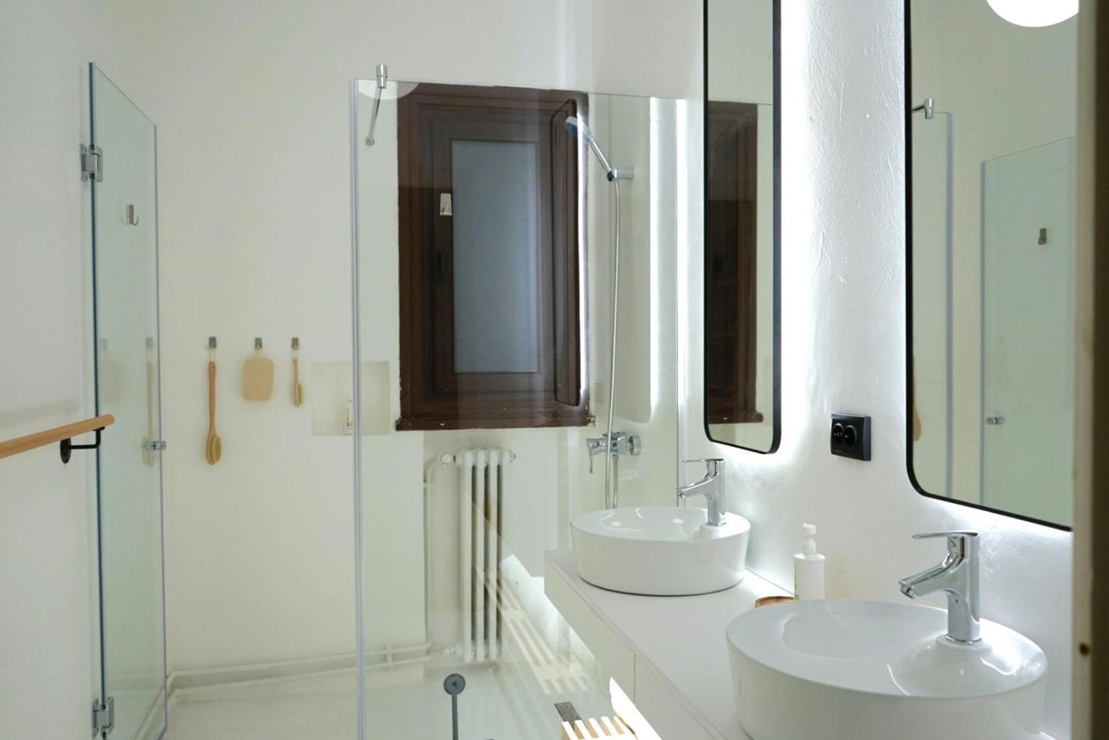 Spacious 3Br, 2Bt With 5 Balconies Bucarest Exterior foto